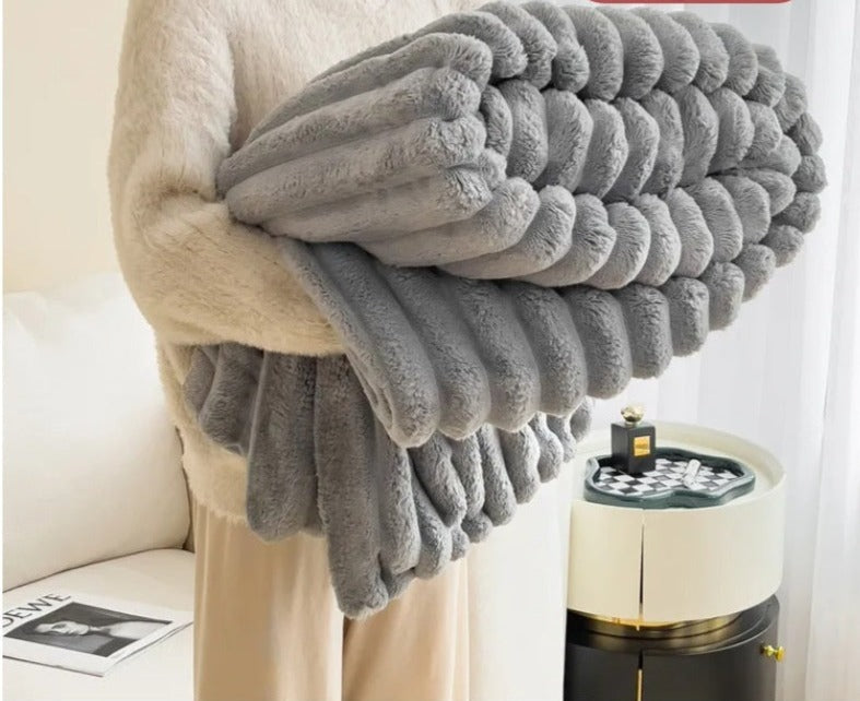 Couverture de Prestige │ Douceur Somptueuse et Raffinement Minimaliste pour Toute la Maison