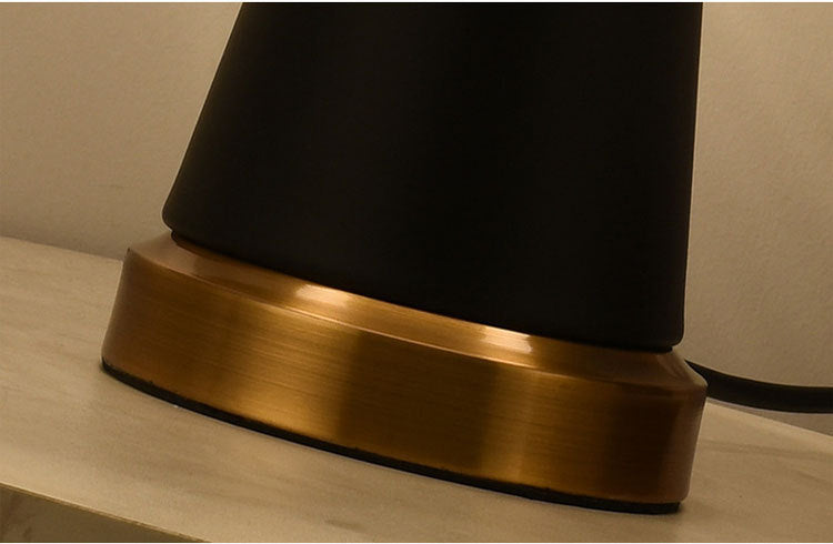 Lampe de Chevet Fashion │ Élégance et Fonctionnalité pour Votre Chambre à Coucher