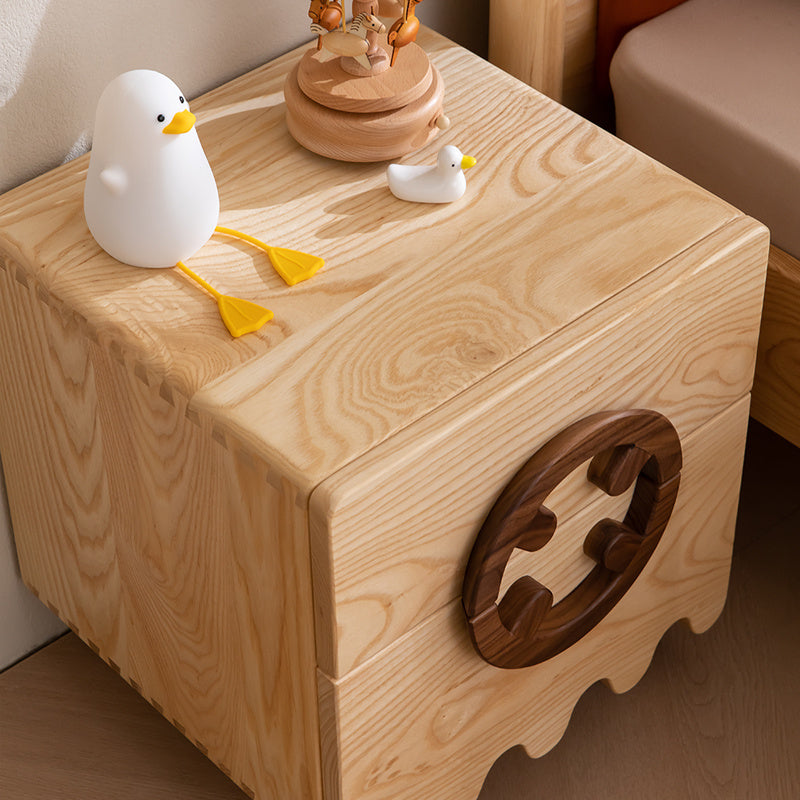 Commode Minimaliste en Bois de Frêne │ Trois Tiroirs avec Fermeture