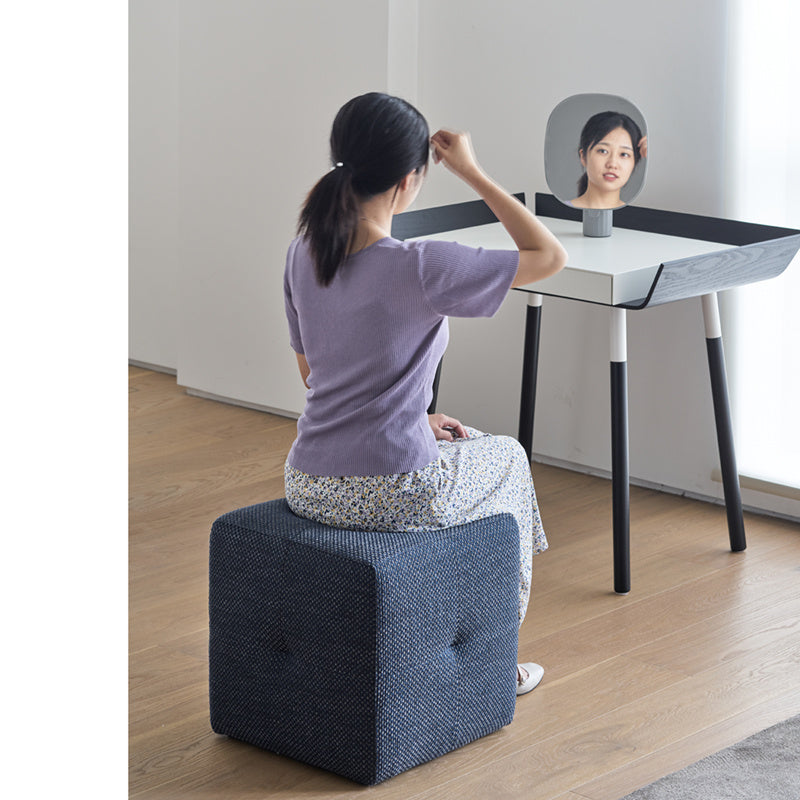 Chambre Simple │ Canapé Tabouret Carré │ Design Minimaliste et Confort