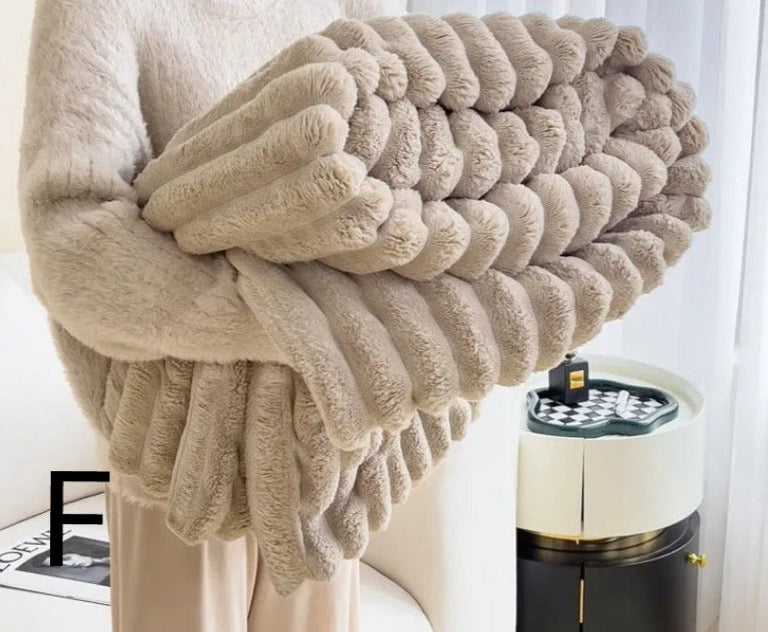 Couverture de Prestige │ Douceur Somptueuse et Raffinement Minimaliste pour Toute la Maison