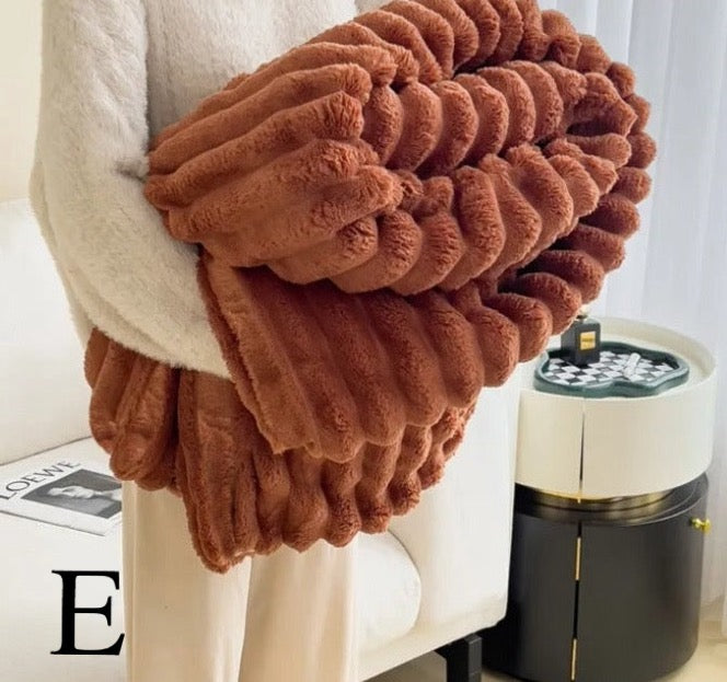 Couverture de Prestige │ Douceur Somptueuse et Raffinement Minimaliste pour Toute la Maison