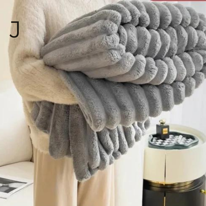 Couverture de Prestige │ Douceur Somptueuse et Raffinement Minimaliste pour Toute la Maison