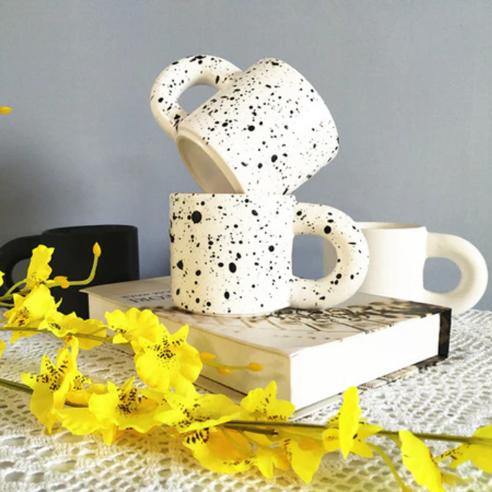 Tasse en Céramique Nordique avec Éclaboussures Noirs │ Mug abstrait
