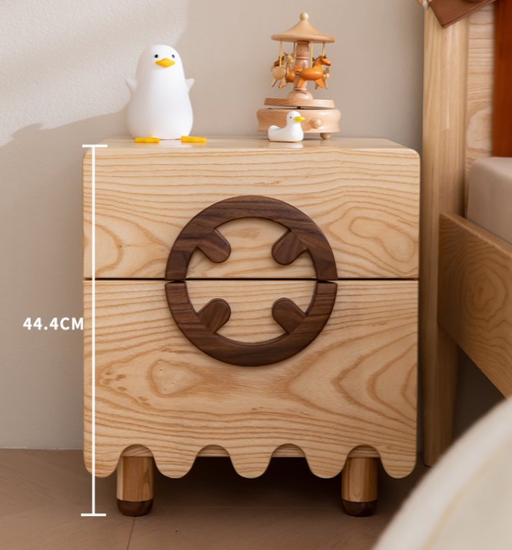 Commode Minimaliste en Bois de Frêne │ Trois Tiroirs avec Fermeture