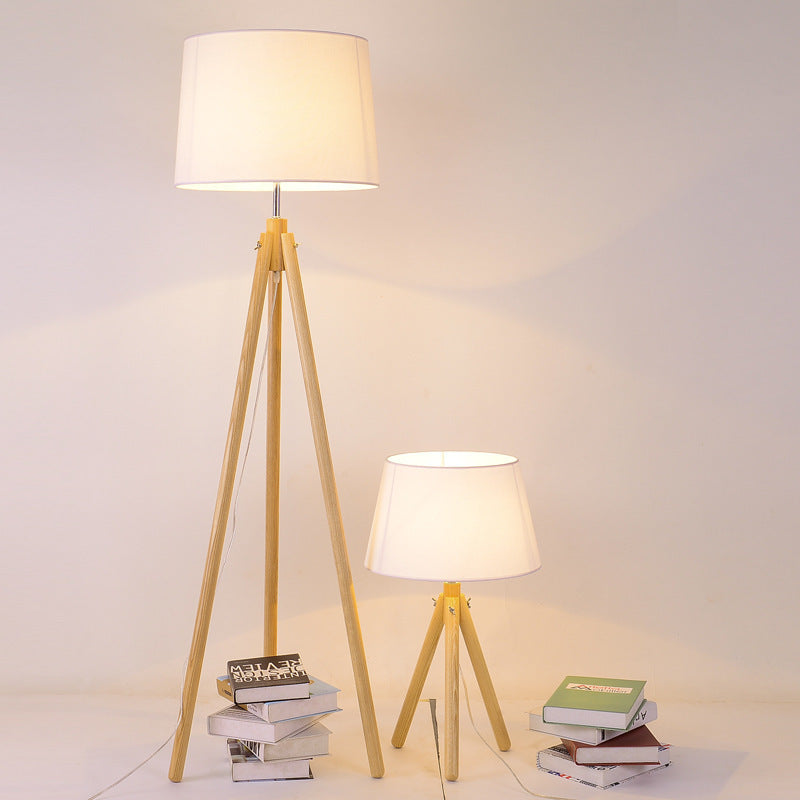 Éclairage Chic et Simple │ Lampe à Tissu et Bois pour Votre Espace de Vie