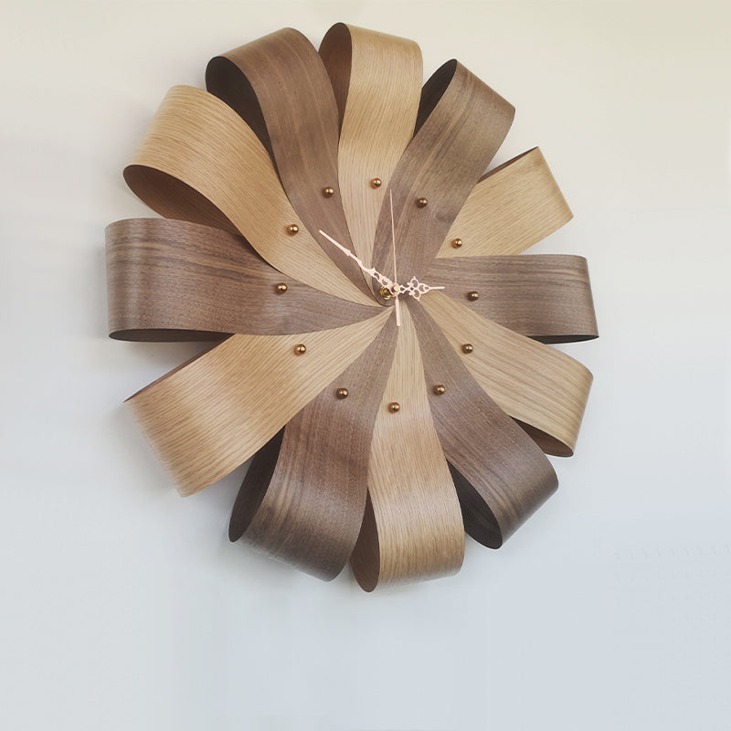 Horloge Murale Décorative en Bois Peint │ Fusion d'Art Abstrait et de Fonctionnalité