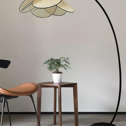 Lampadaire Rétro en Rotin │ Éclairage Doux et Élégant pour Votre Intérieur