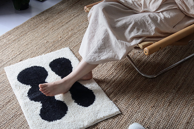 Tapis de Chevet Simple et Abstrait │ Confort et Élégance Moderne