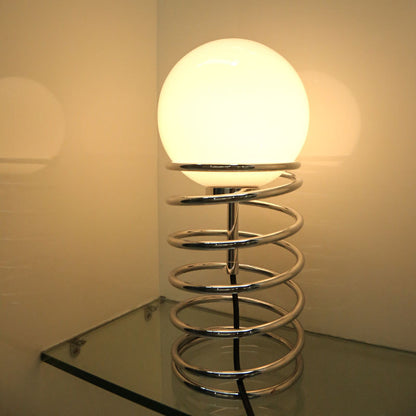 Lampe de Table de Chevet à Ressort Métallique │ Éclairage Contemporain et Élégant